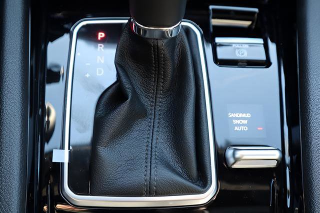 New 2026 Jeep Compass Latitude image 13