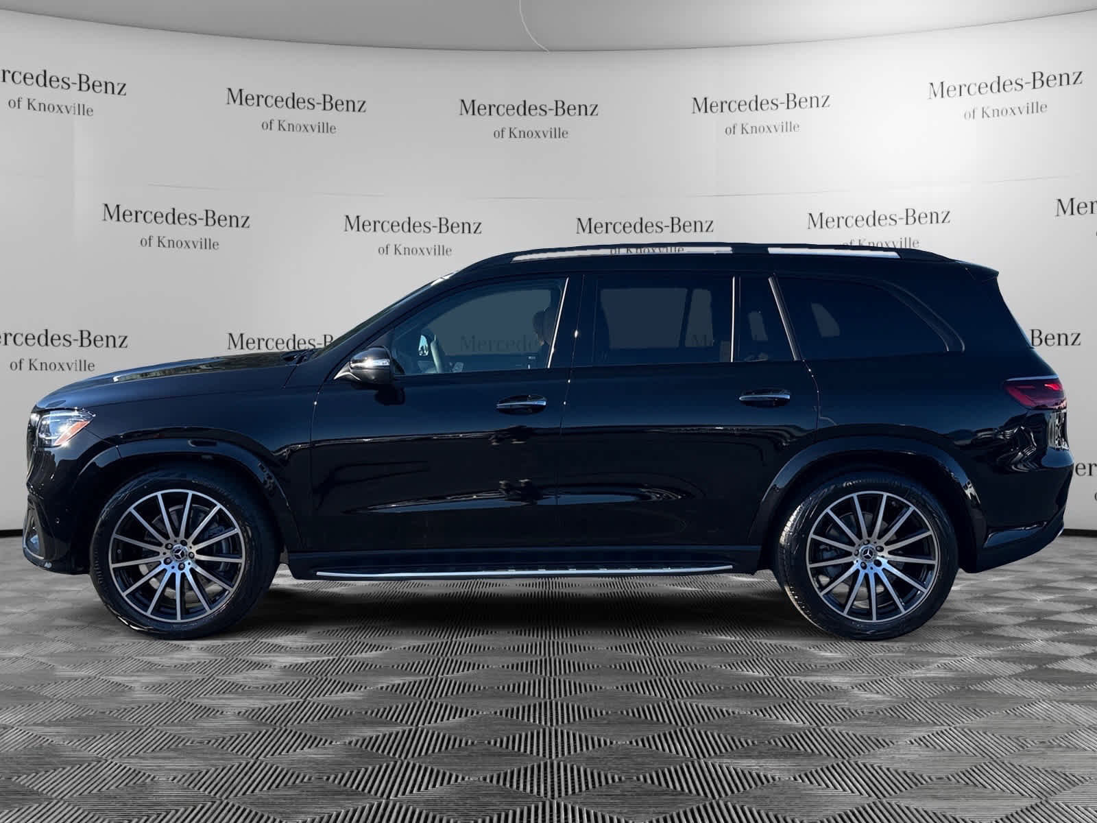 New 2026 Mercedes-Benz GLS 580 4MATIC image 2