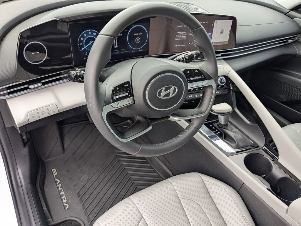 Certified 2025 Hyundai Elantra Limited image 10