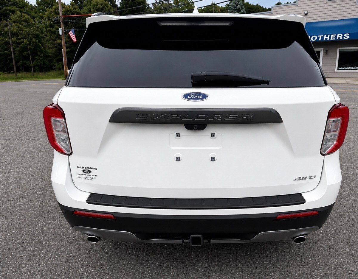 Used 2023 Ford Explorer XLT w/ Equipment Group 202A AWD/4WD image 6