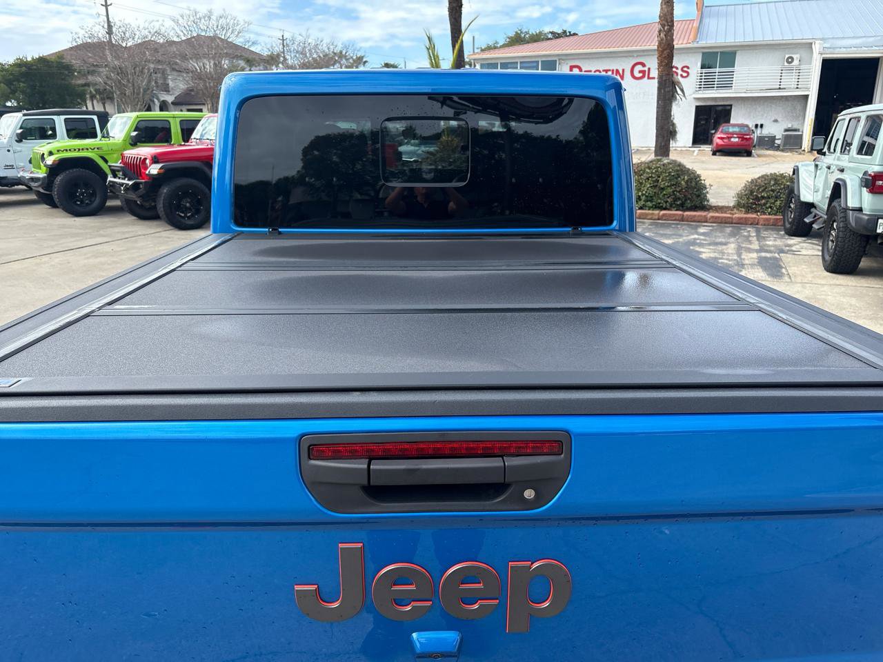 Used 2024 Jeep Gladiator Mojave AWD/4WD image 13