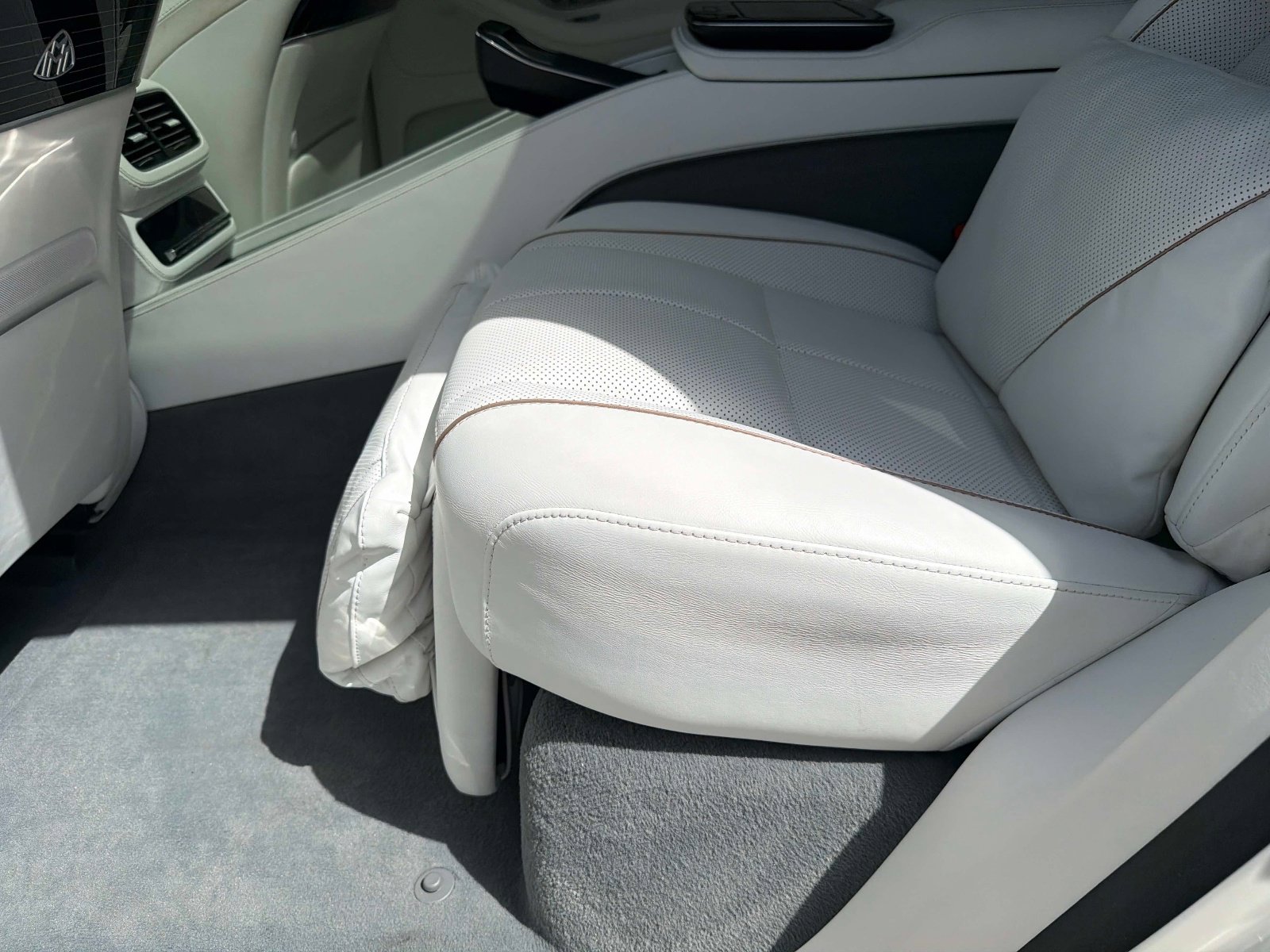 Used 2023 Mercedes-Benz Maybach GLS 600 4MATIC image 32