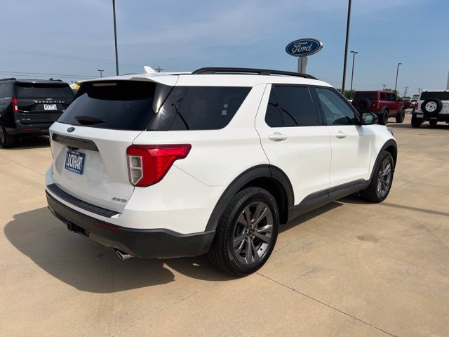 Used 2023 Ford Explorer XLT w/ Equipment Group 202A AWD/4WD image 8