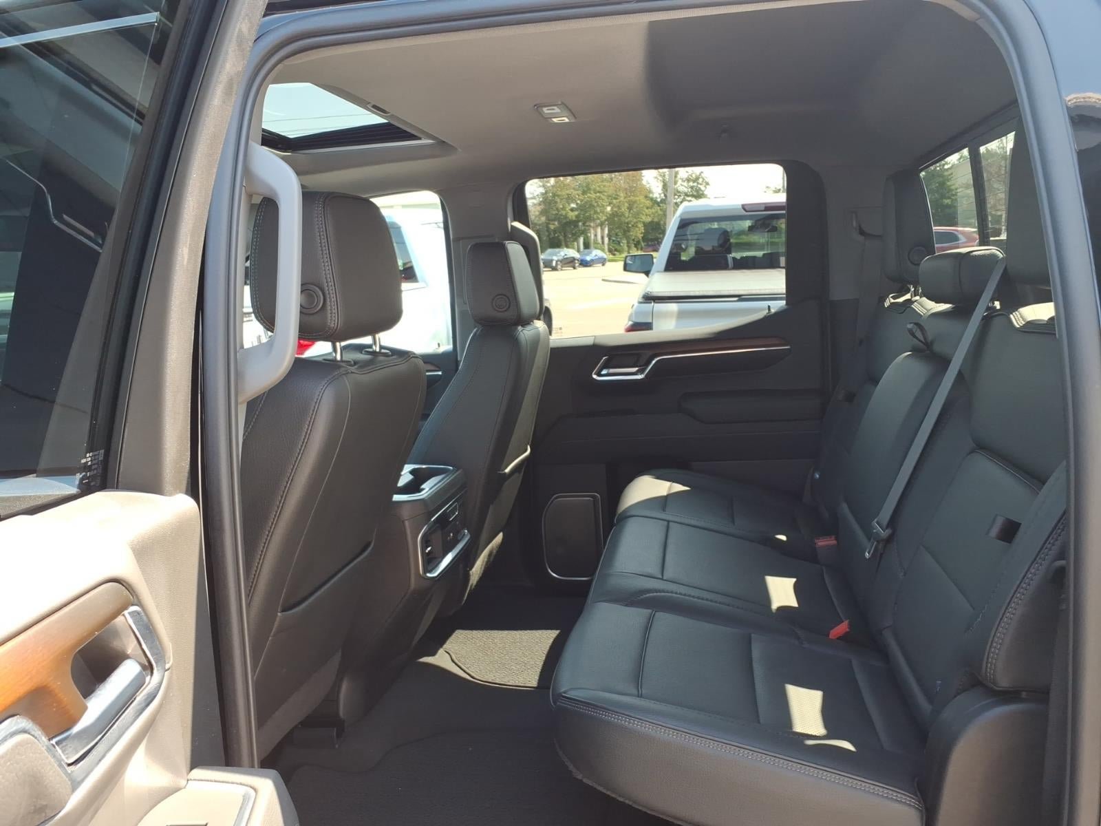 Used 2024 GMC Sierra 1500 Denali AWD/4WD image 14