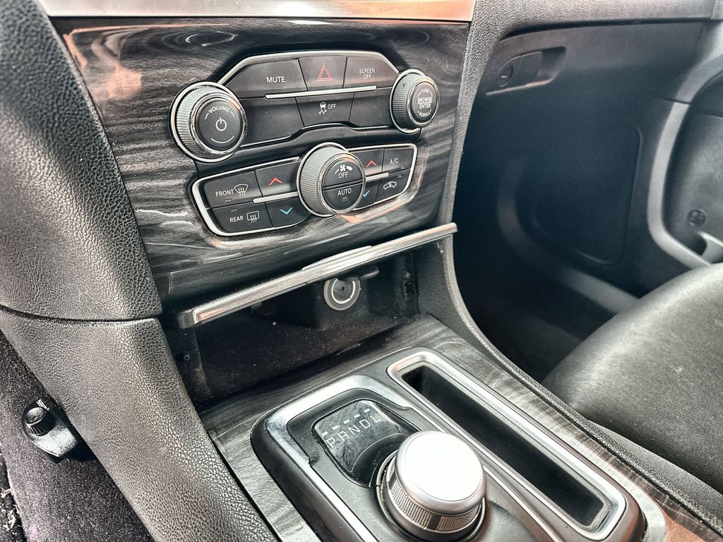 Used 2020 Chrysler 300 Touring w/ Sport Appearance Package RWD image 11