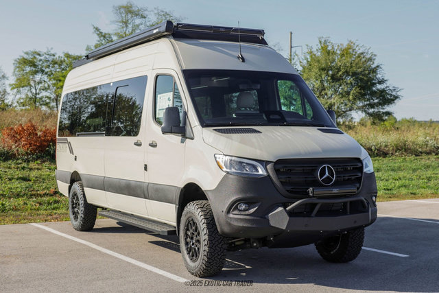 Used 2025 Mercedes-Benz Sprinter 2500 image 12