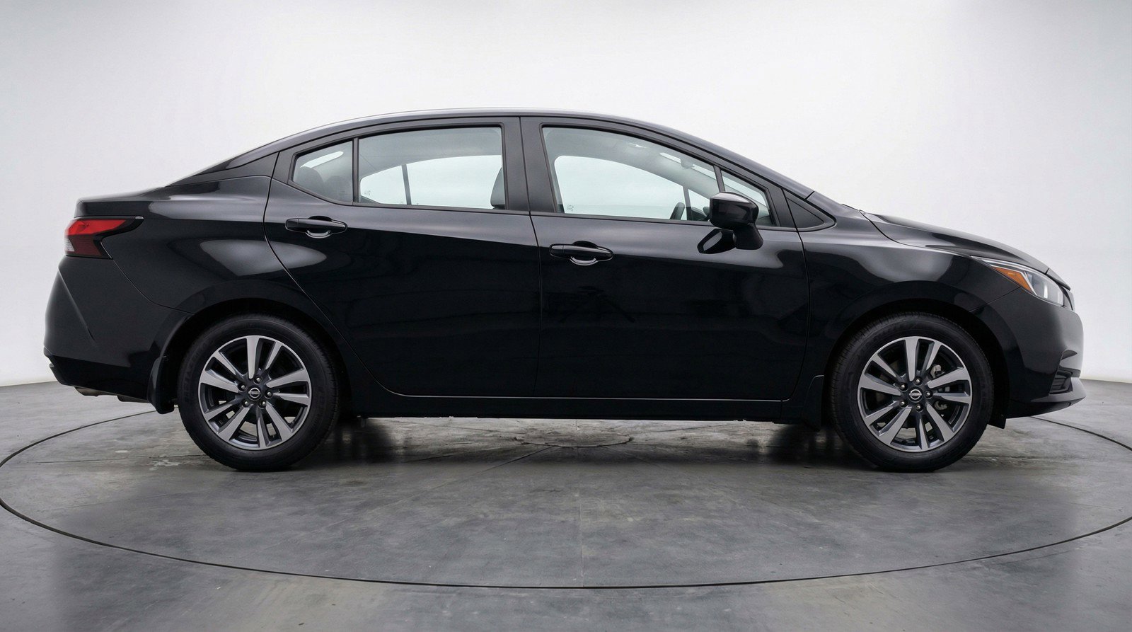 Used 2025 Nissan Versa SV image 11