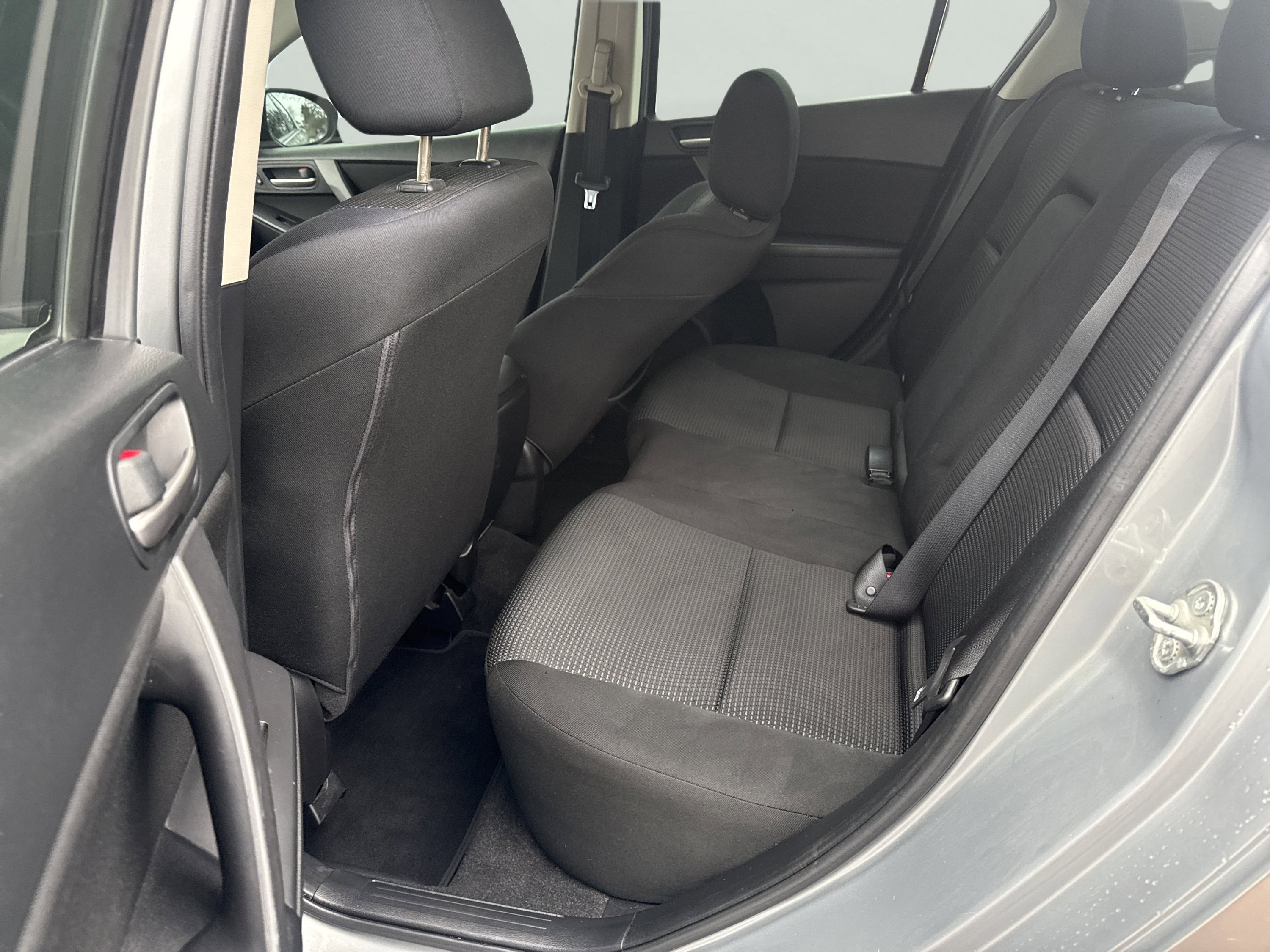 Used 2013 MAZDA MAZDA3 i Touring FWD image 11