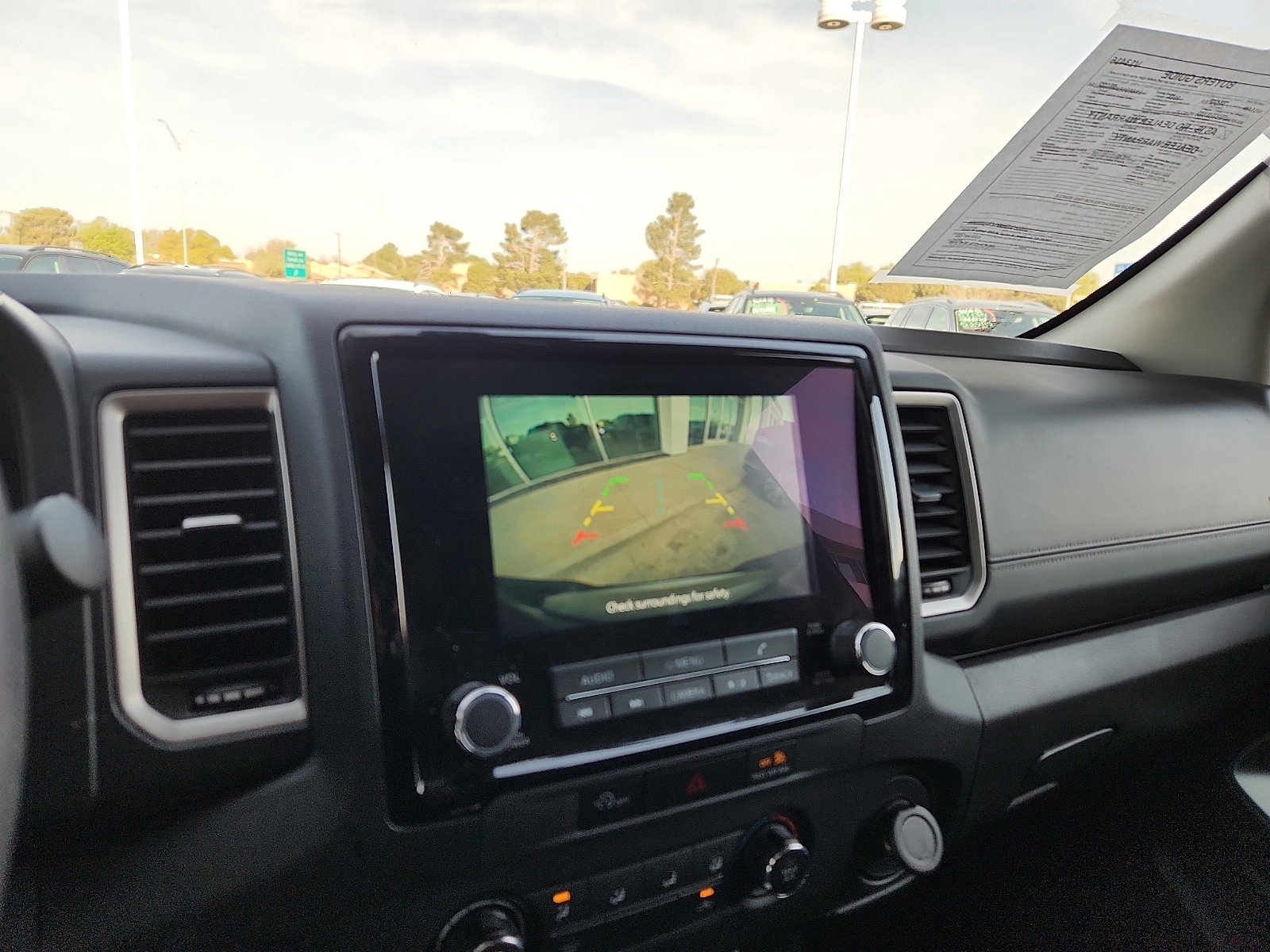 Used 2024 Nissan Frontier SV image 18