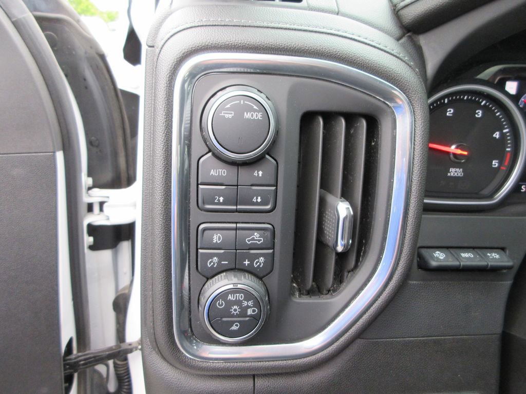 Used 2023 Chevrolet Silverado 3500 LTZ AWD/4WD image 31