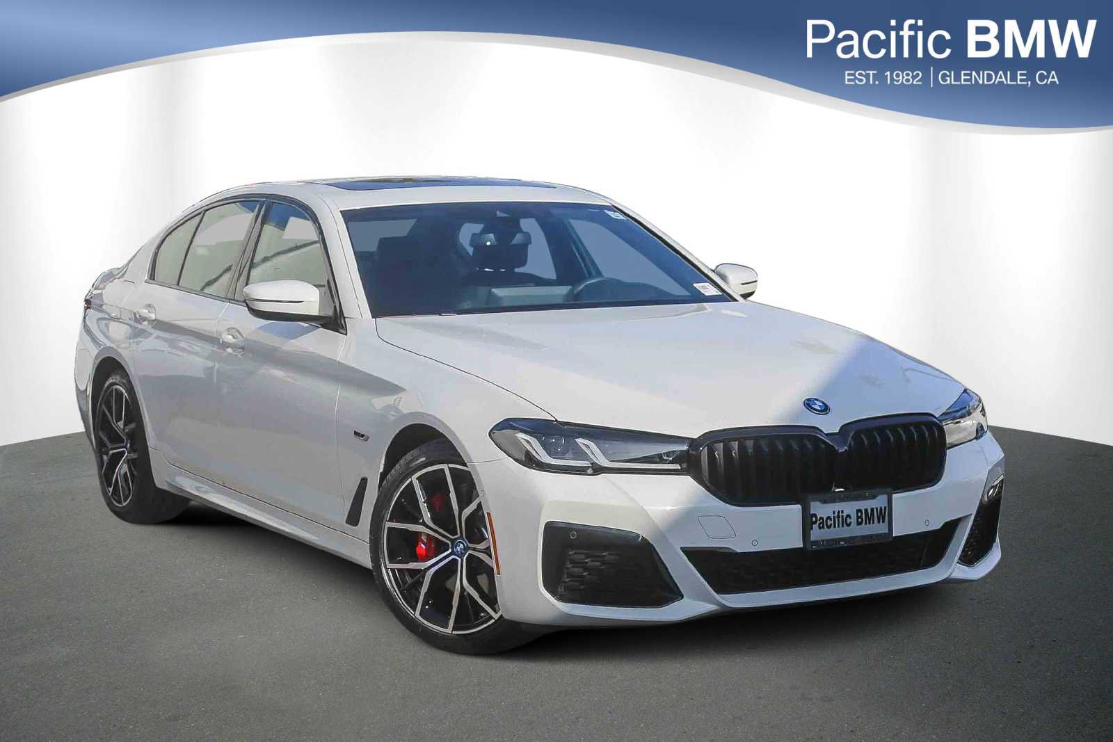Certified 2023 BMW 530e w/ M Sport Package image 1