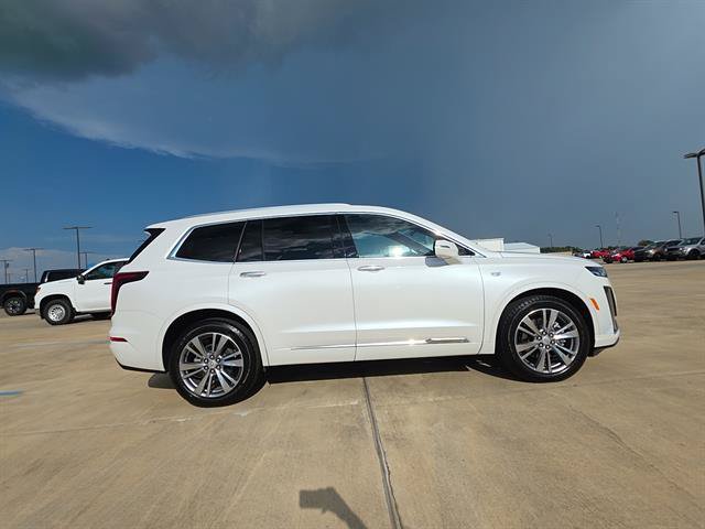 Used 2025 Cadillac XT6 Premium Luxury FWD image 5