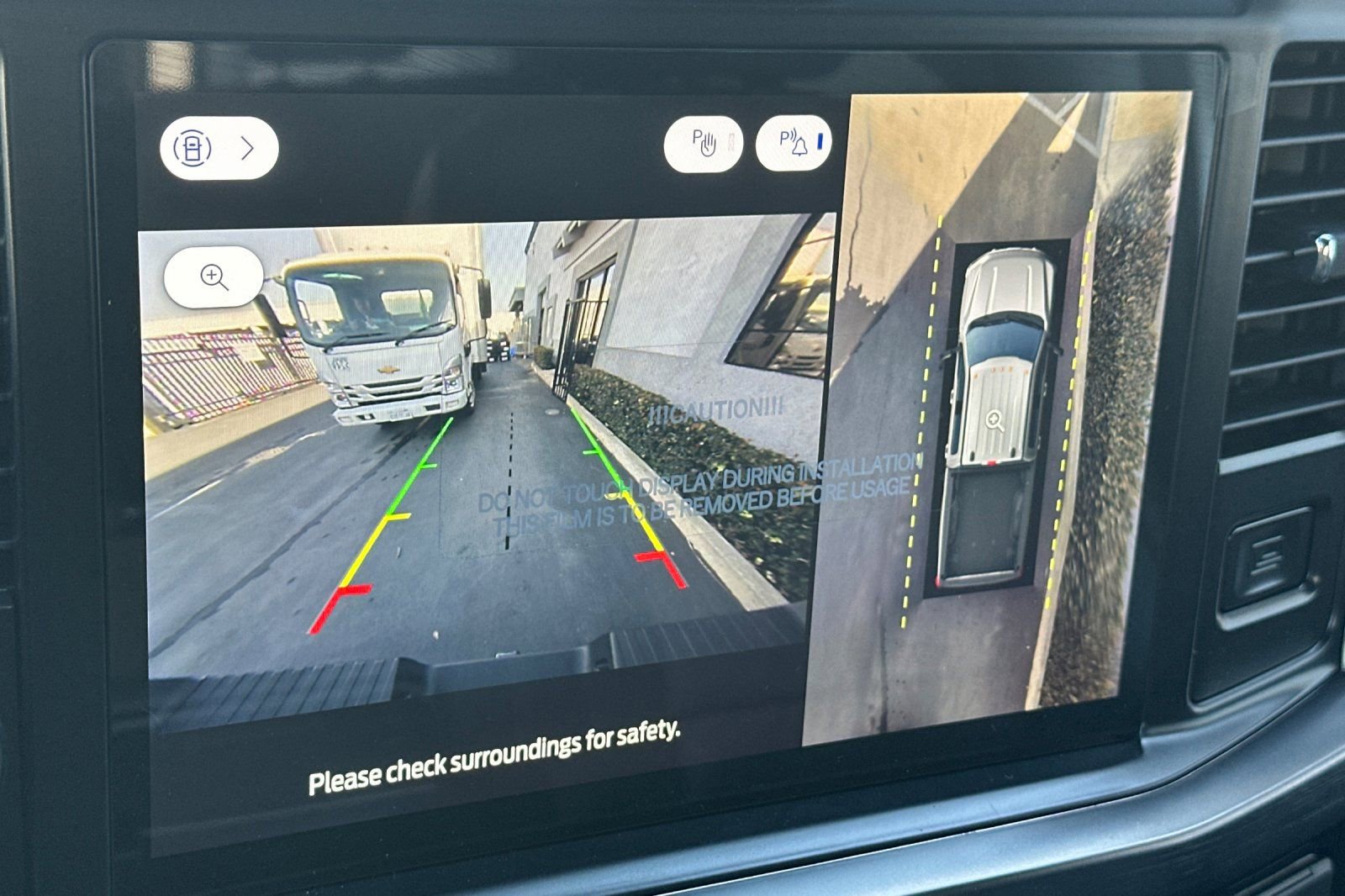 New 2026 Ford F250 Lariat w/ Black Appearance Package image 19