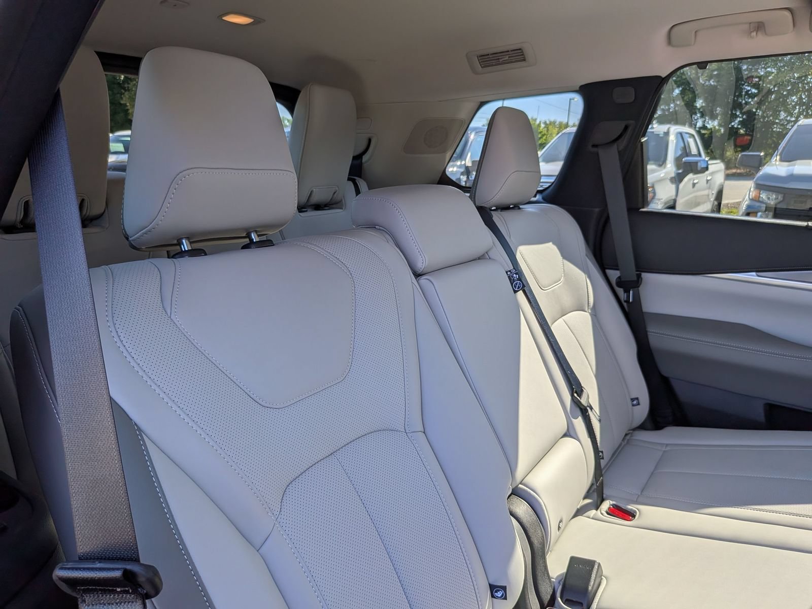 Used 2026 INFINITI QX60 Luxe w/ Cargo Package AWD/4WD image 36