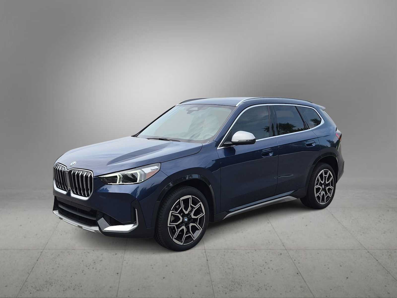 Used 2024 BMW X1 xDrive28i w/ Technology Package AWD/4WD image 4