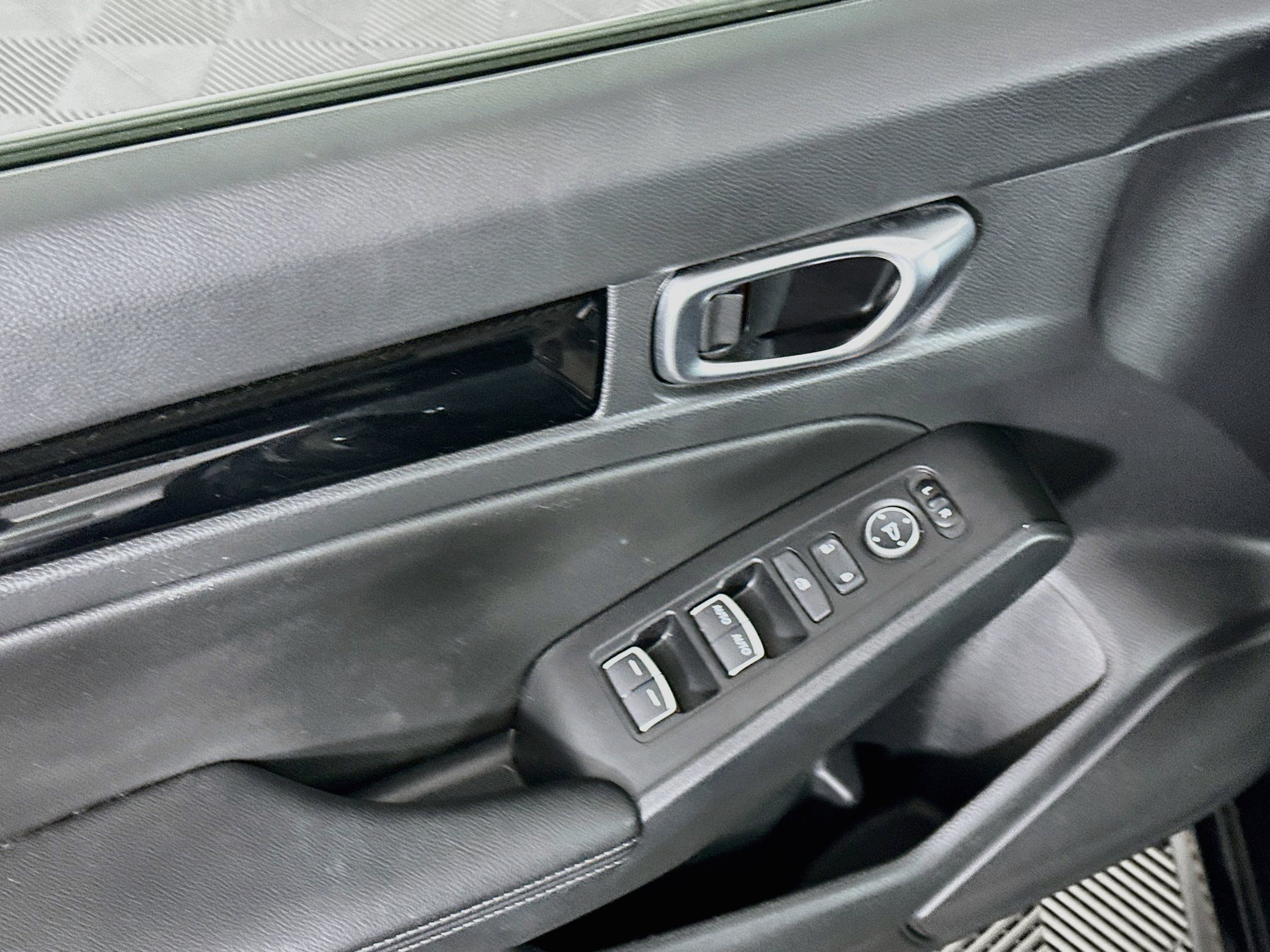 Used 2023 Honda Civic EX-L image 15