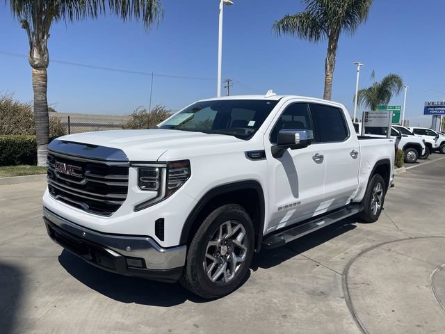 Used 2022 GMC Sierra 1500 SLT w/ SLT Premium Plus Package AWD/4WD image 4
