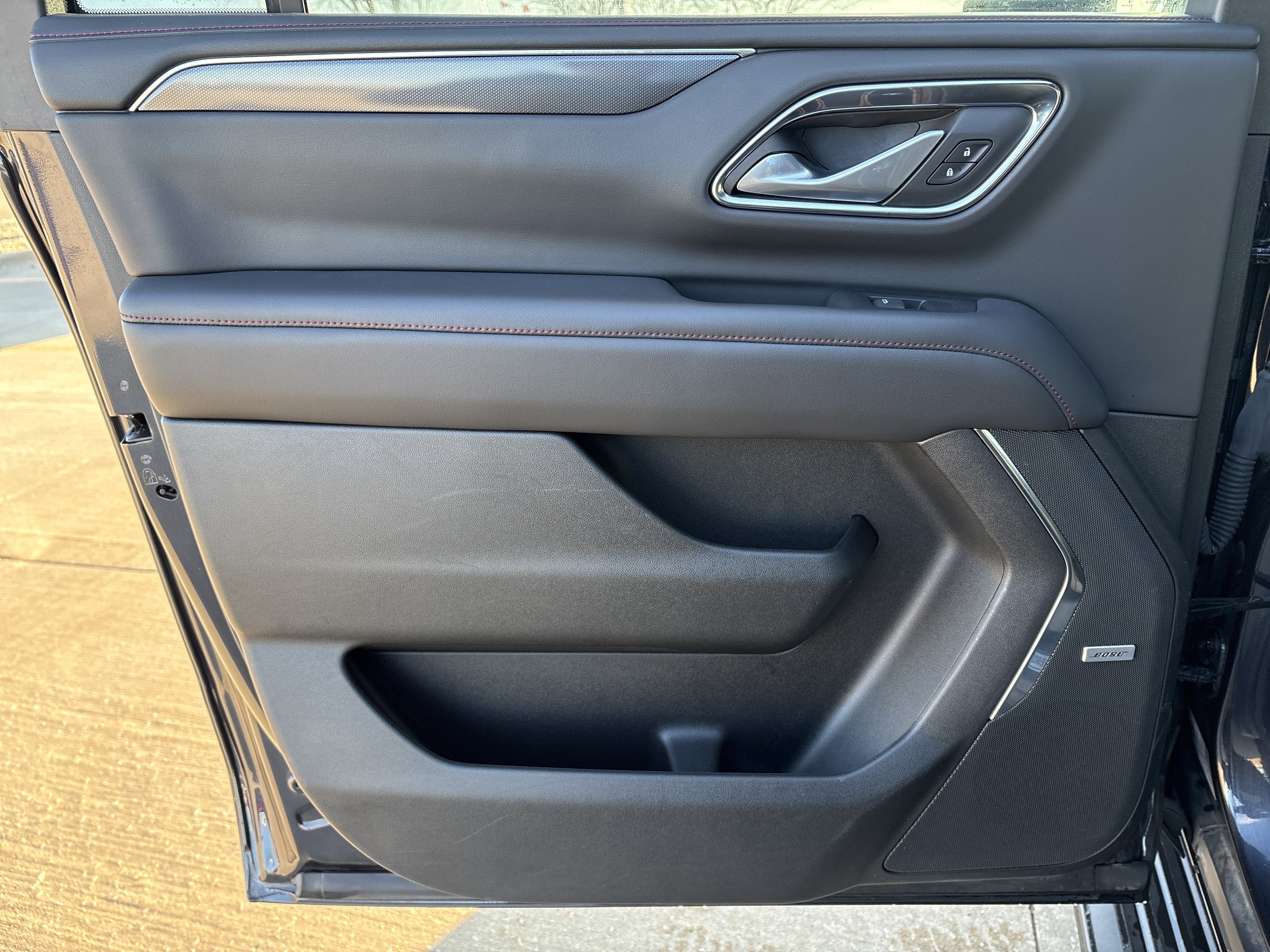 Used 2022 Chevrolet Suburban RST w/ Luxury Package image 16