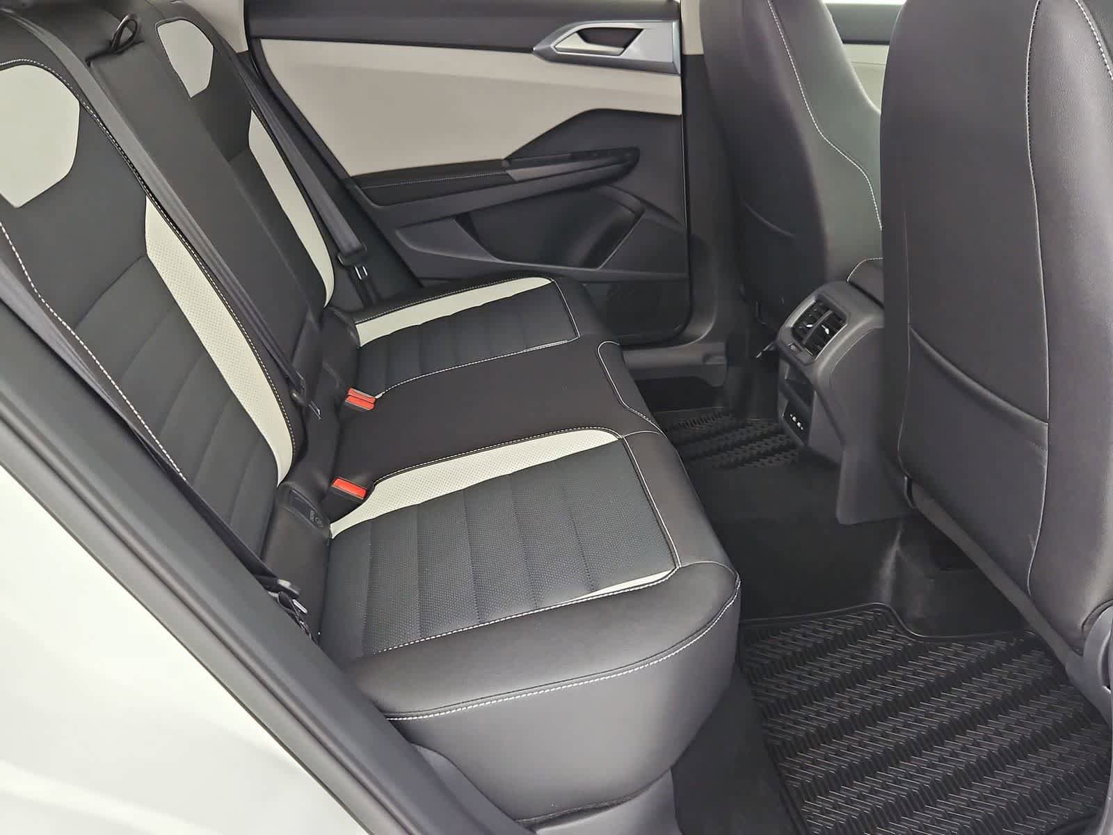 New 2026 Volkswagen Taos SEL AWD/4WD image 21
