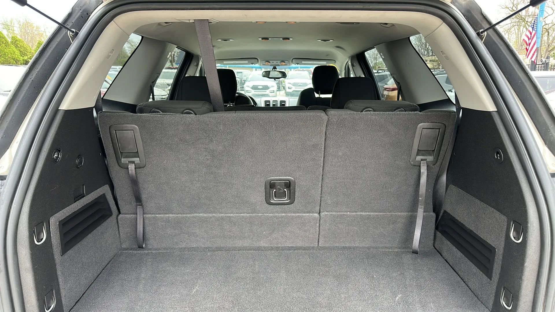 Used 2010 GMC Acadia SL image 16