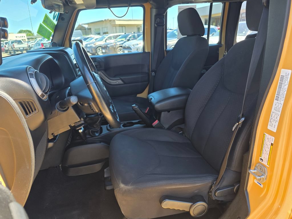 Used 2013 Jeep Wrangler Unlimited Sport w/ Connectivity Group AWD/4WD image 4