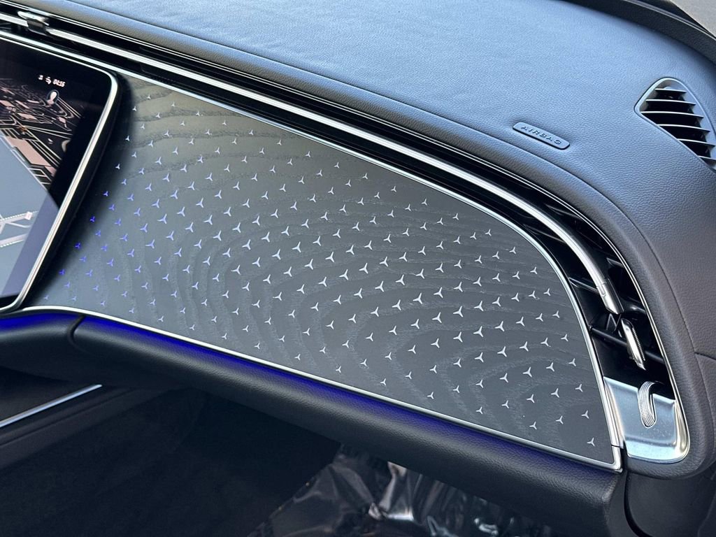 Used 2025 Mercedes-Benz E 350 4MATIC Sedan image 41