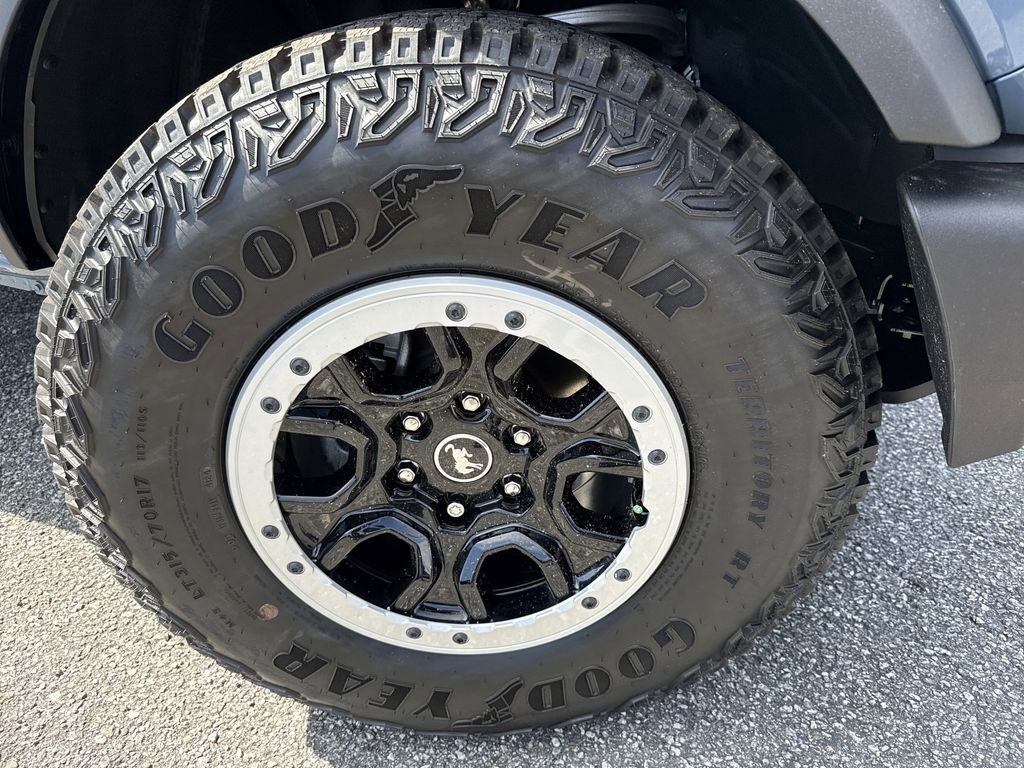 New 2025 Ford Bronco Base image 12