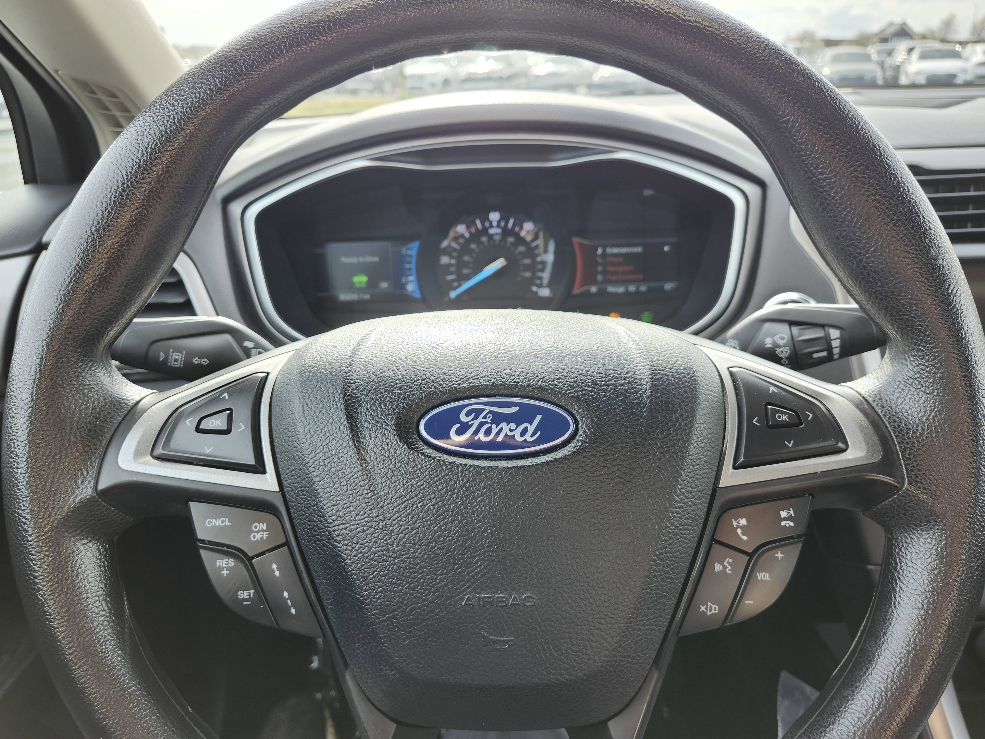 Used 2019 Ford Fusion SE FWD image 29