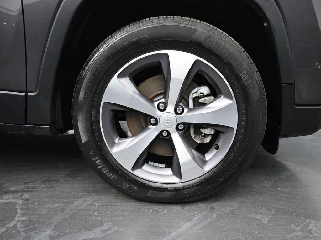 Used 2021 Jeep Cherokee Limited image 10