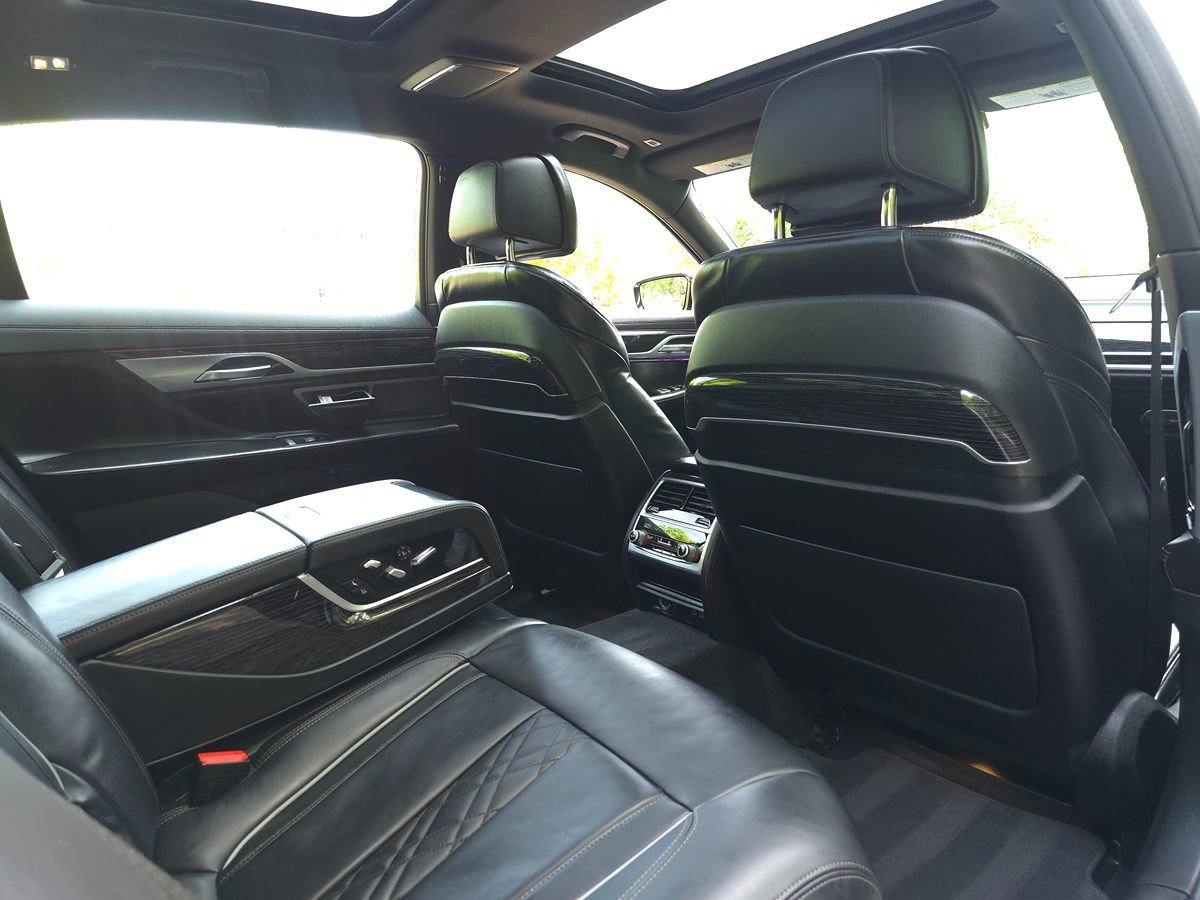Used 2022 BMW 740i xDrive w/ M Sport Package AWD/4WD image 20