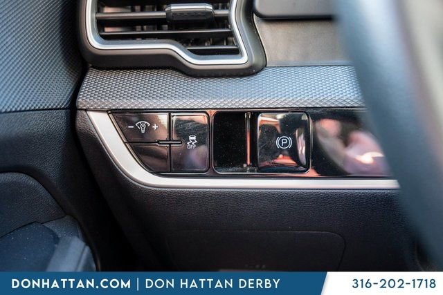 Used 2024 Kia Sportage LX image 14