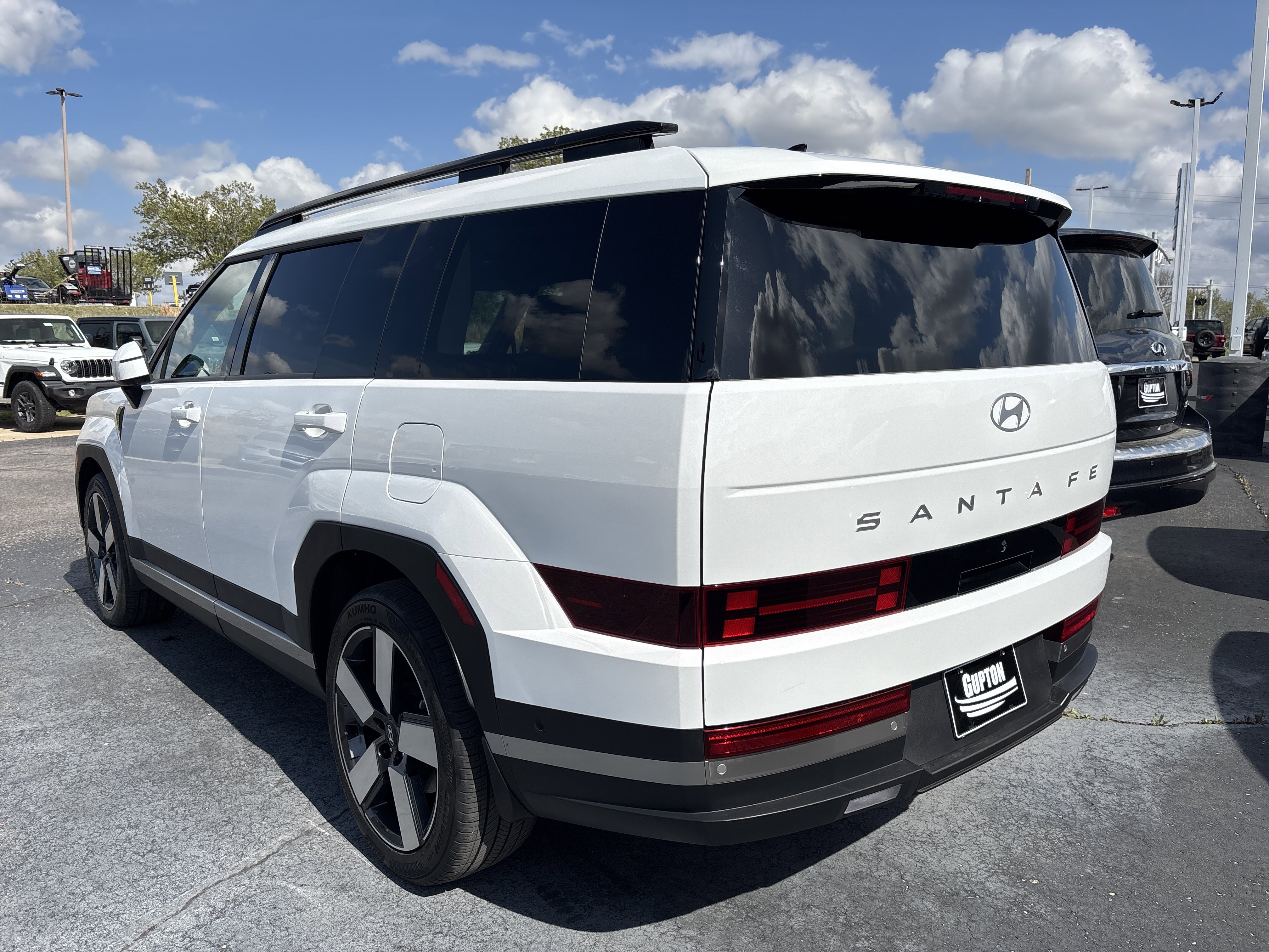 Used 2024 Hyundai Santa Fe Limited image 16