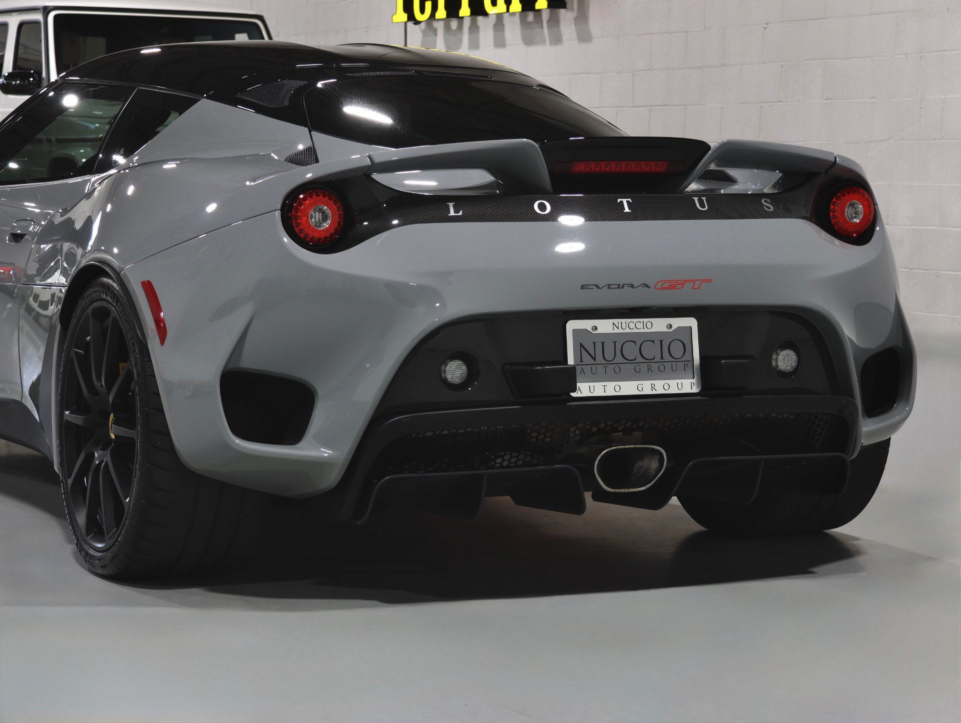 Used 2020 Lotus Evora RWD image 35