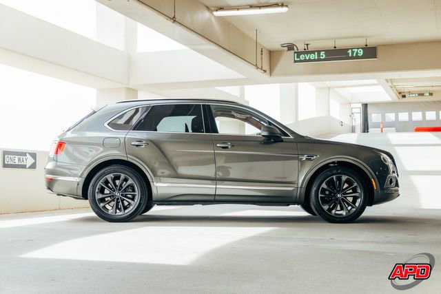 Used 2017 Bentley Bentayga image 15