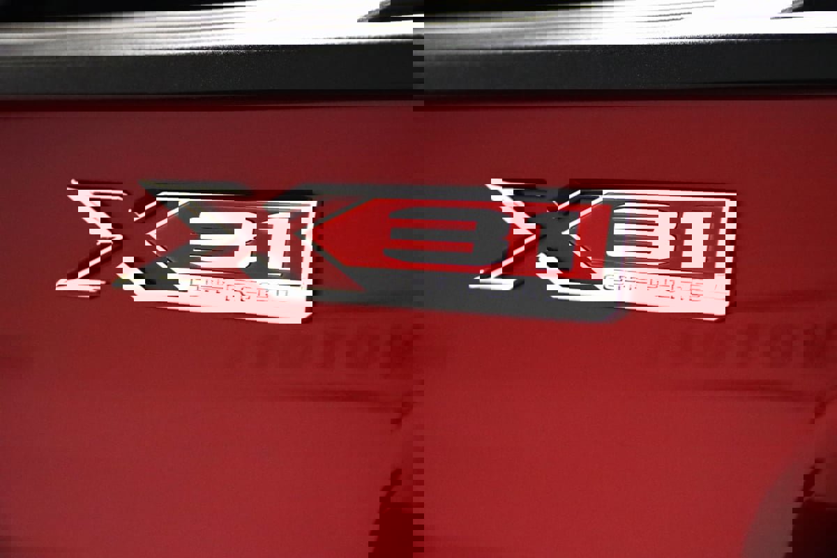 Used 2025 GMC Sierra 3500 SLT w/ SLT Premium Package image 31