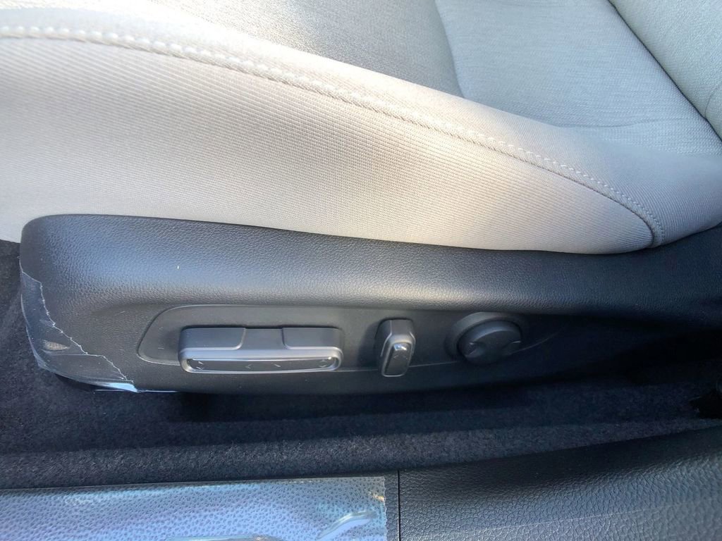 Used 2025 Honda Accord SE image 12