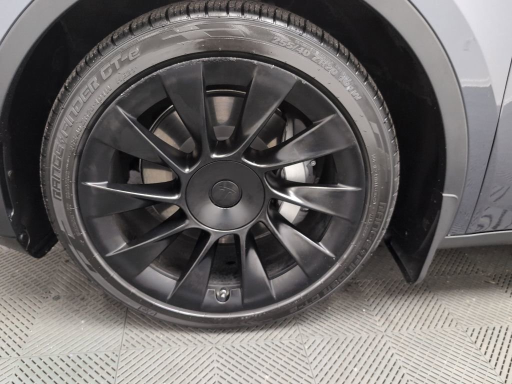 Used 2021 Tesla Model Y Long Range AWD/4WD image 33