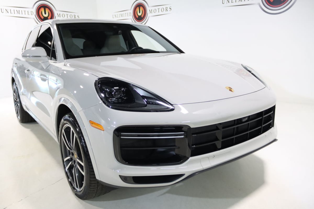 Used 2020 Porsche Cayenne Turbo AWD/4WD image 34