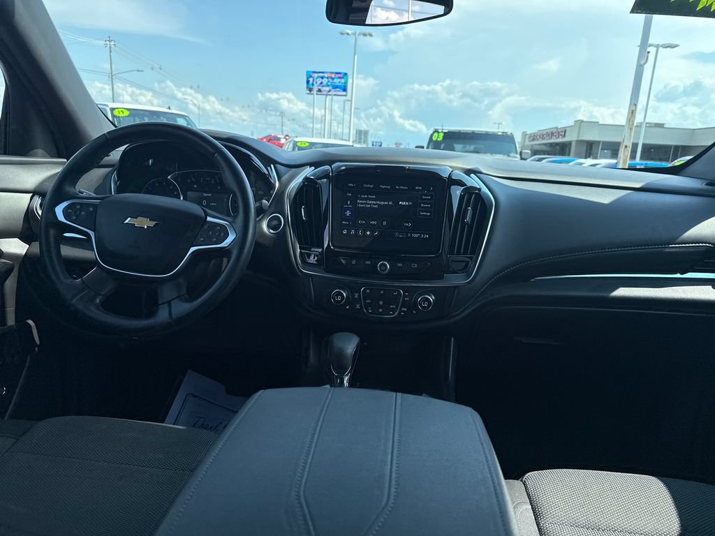 Used 2023 Chevrolet Traverse LT FWD image 15
