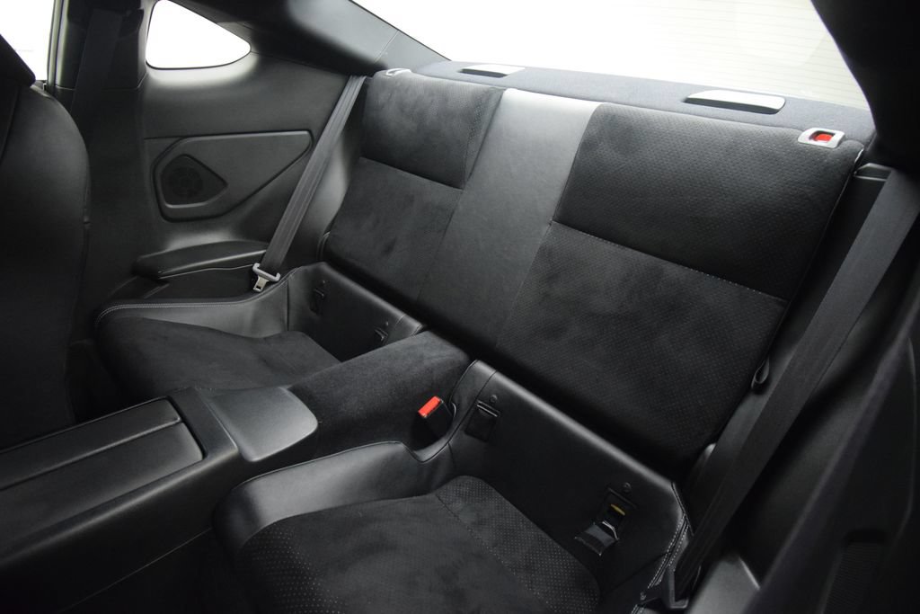 Used 2024 Toyota GR86 Premium RWD image 23