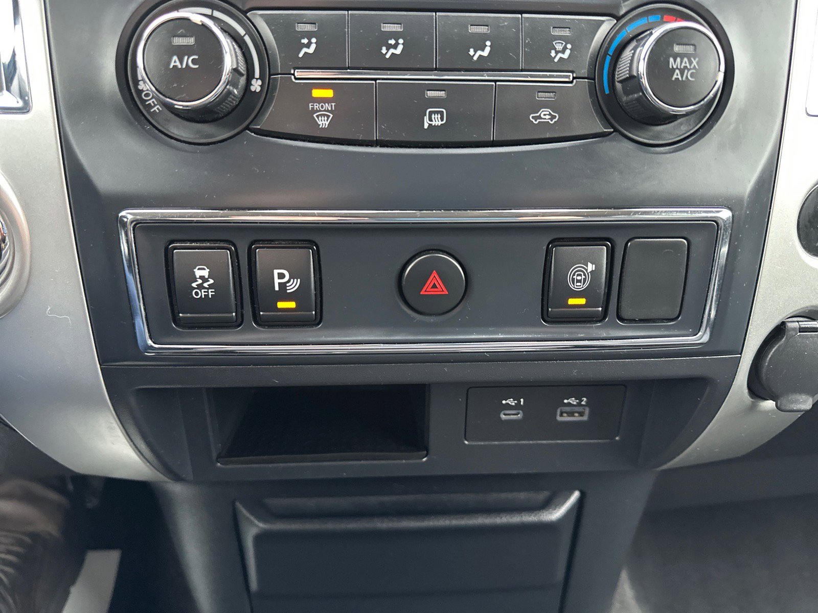 Used 2021 Nissan Titan SV RWD image 34