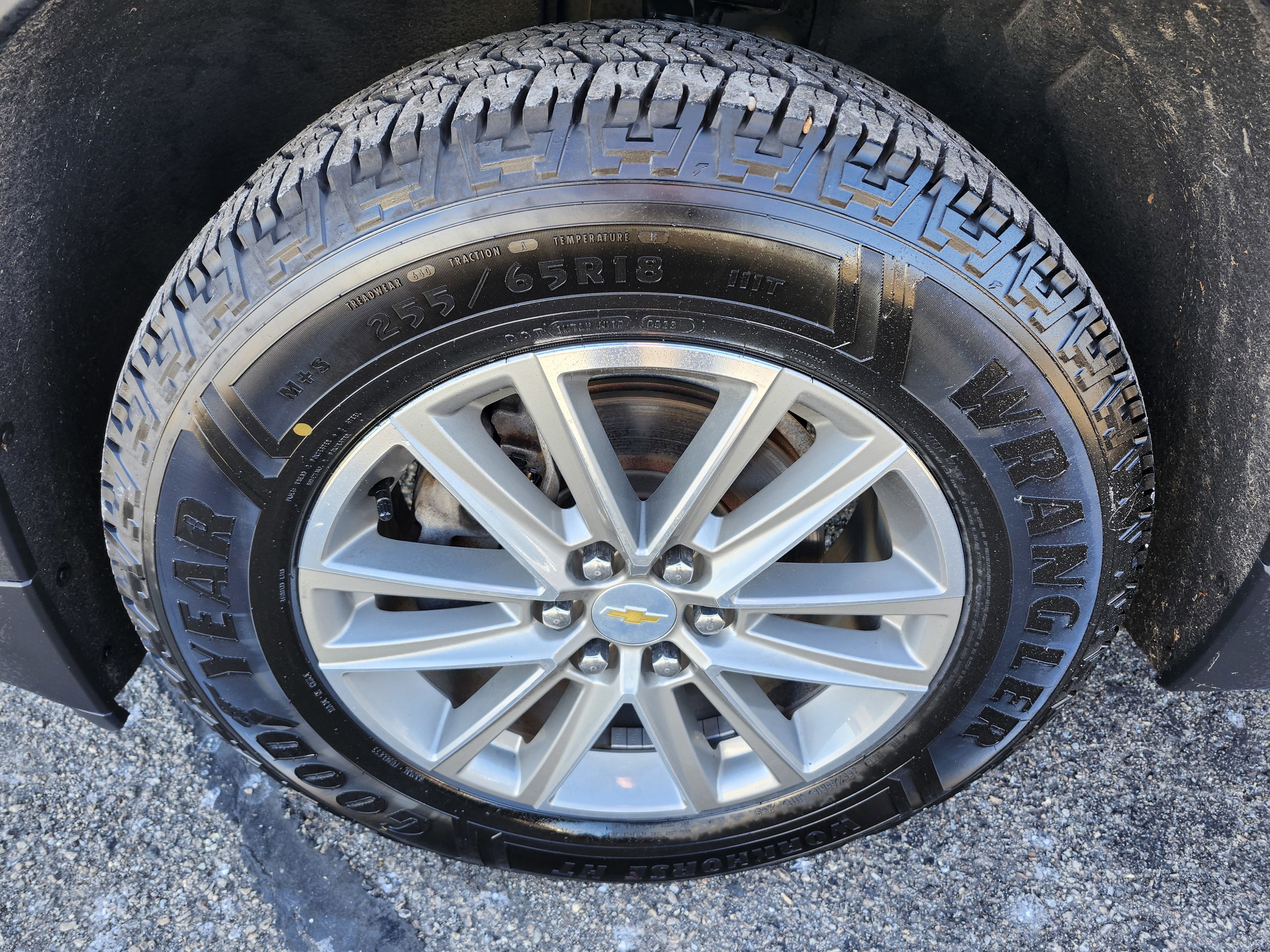 Used 2023 Chevrolet Traverse LT image 9