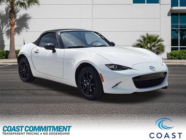 Used 2020 MAZDA MX-5 Miata Sport RWD image 3