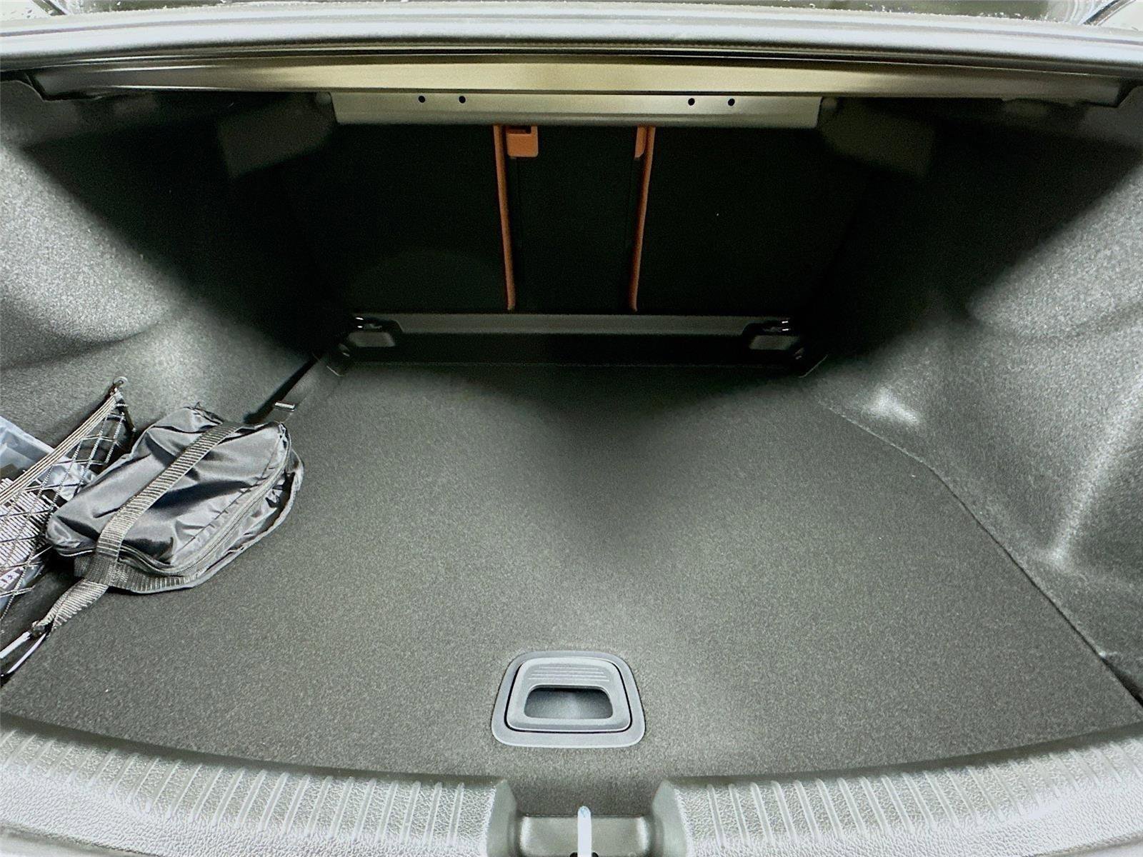 Certified 2025 Mercedes-Benz C 300 4MATIC Sedan image 34