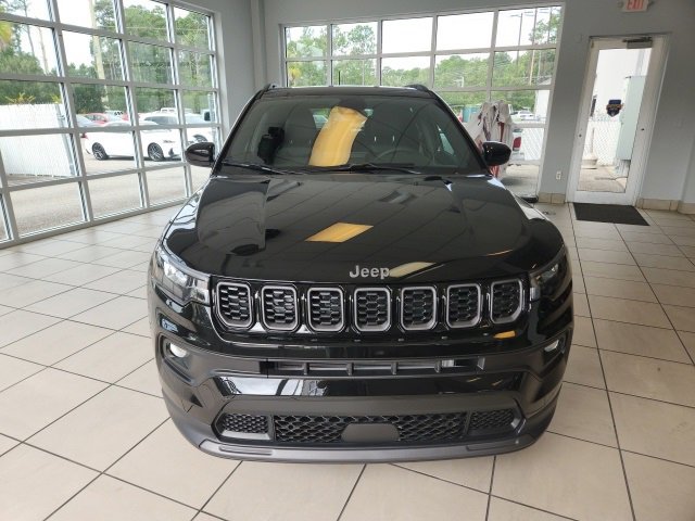 New 2026 Jeep Compass Latitude image 3