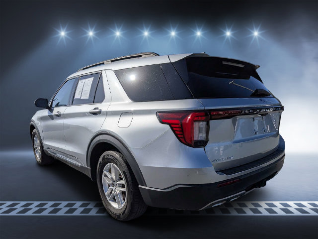 Used 2025 Ford Explorer Active w/ Active Comfort Package RWD image 5