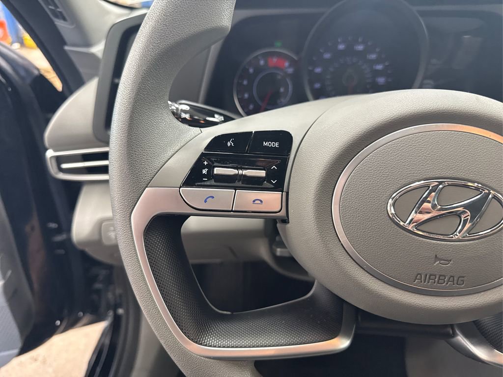 Used 2022 Hyundai Elantra SEL w/ Preferred Accessory Package image 33