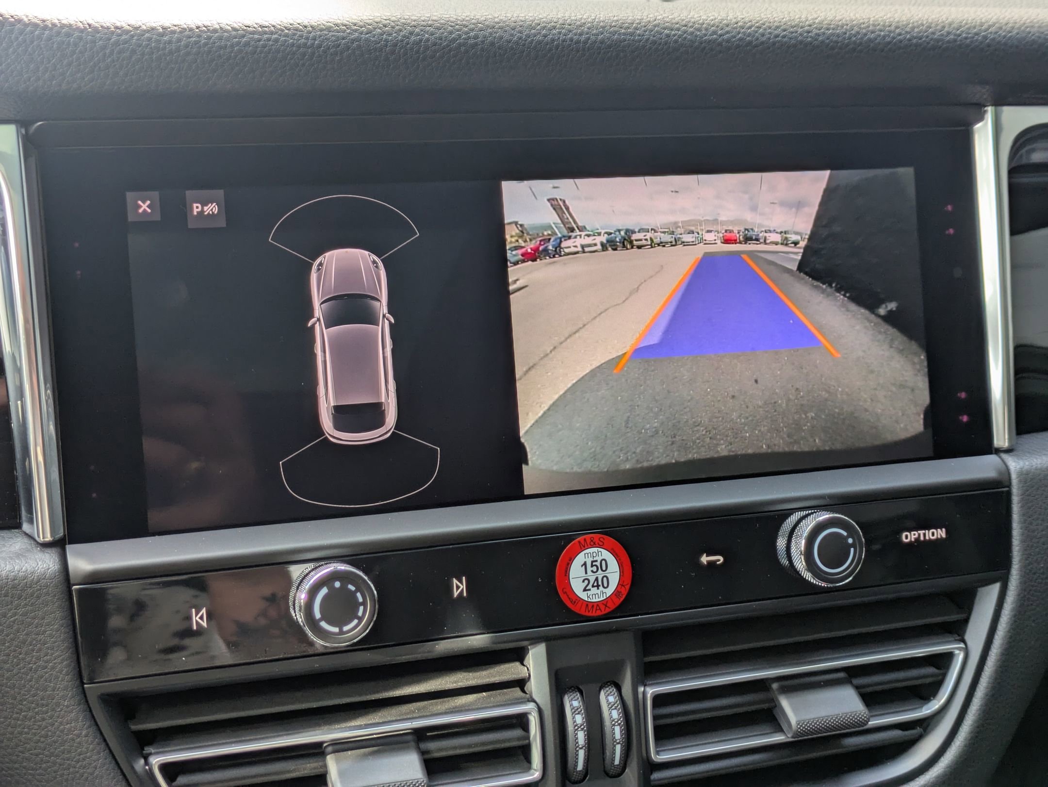 Certified 2025 Porsche Macan image 19