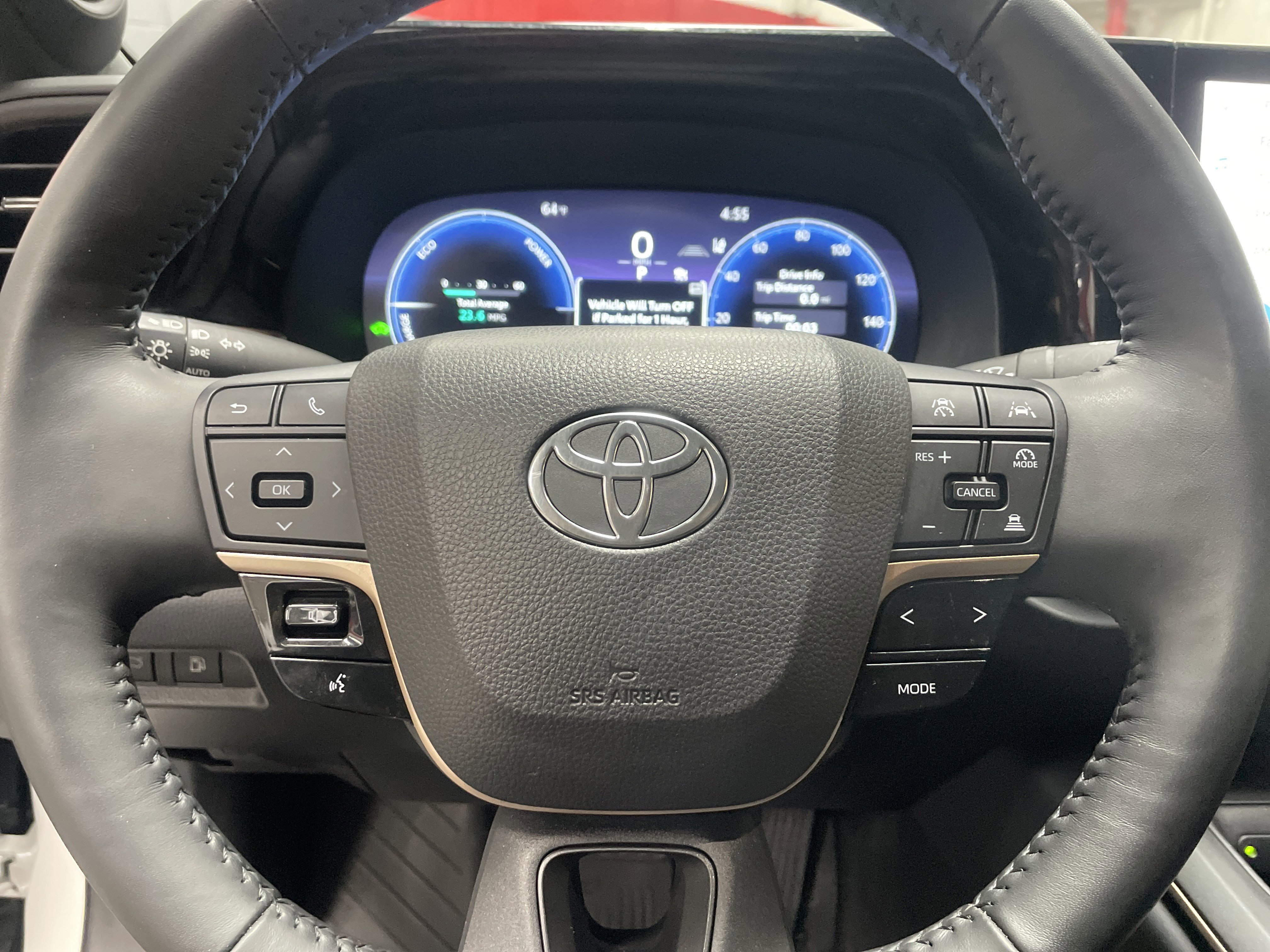 Used 2023 Toyota Crown Limited image 18