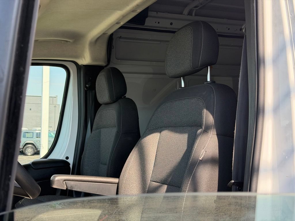 Used 2024 RAM ProMaster 2500 w/ Convenience Group FWD image 11